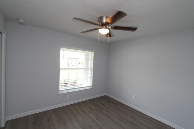 Building Photo - Spacious 3-Bedroom Home with No HOA, Pet-Friendly & Natural Gas – Summerfield Living