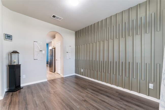 Building Photo - 6207 Rosehill Harvest Loop