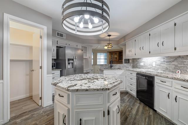 Building Photo - 1527 Estates Way