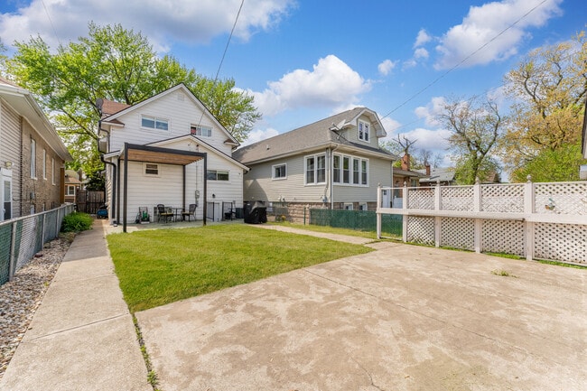 Building Photo - 2705 Cuyler Ave