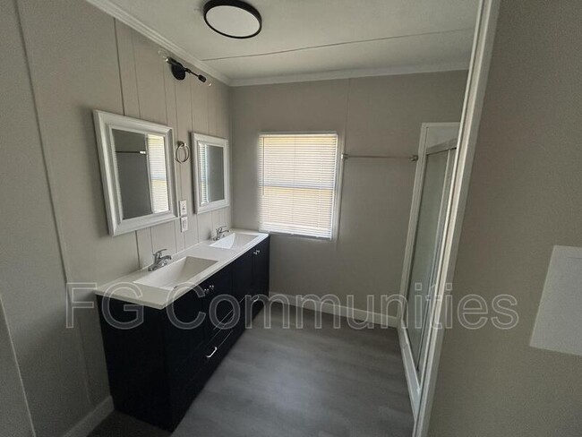 Building Photo - 109 Ray Cir