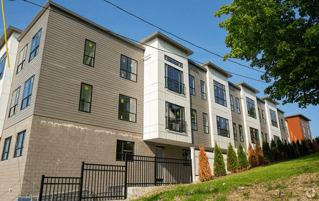 Building Photo - 15 Front St