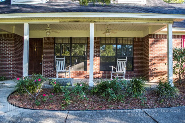 Building Photo - Beautiful Large home off of Mahan