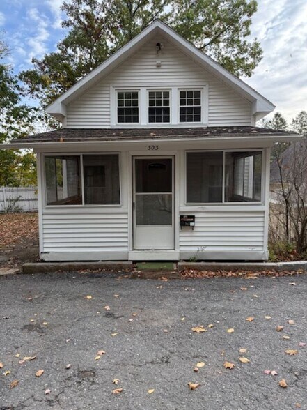 Primary Photo - 303 N State St