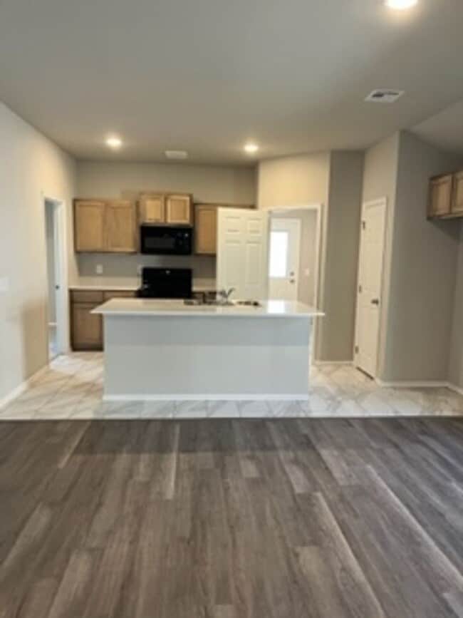 Building Photo - 1st Month Free!