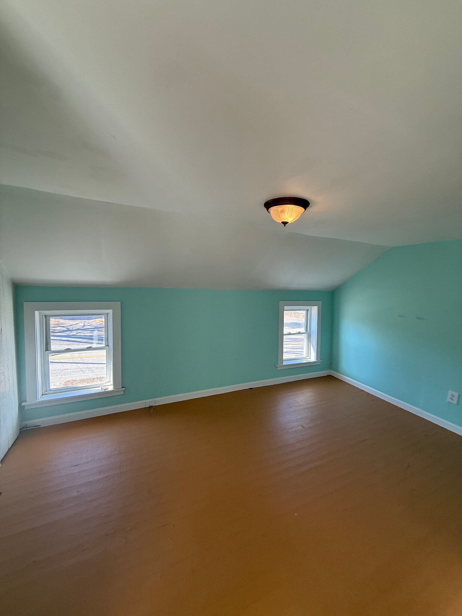 Front bedroom - 56 House St