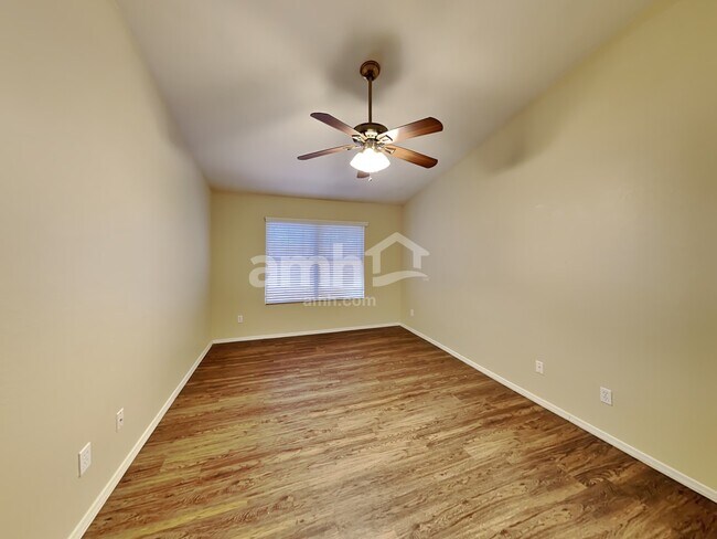 Building Photo - 12755 W Palm Ln