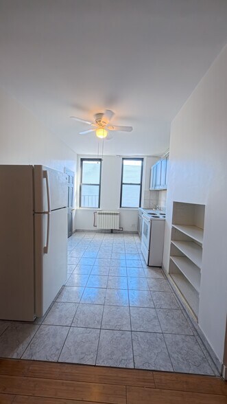 Building Photo - 188 Nassau Ave