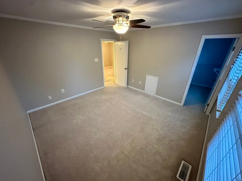 Building Photo - 1512 Skirmish Run Dr