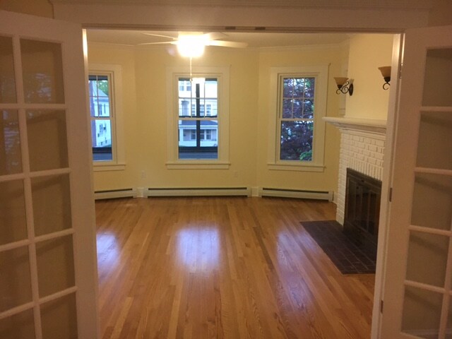 Living room - 59 Maplewood Ave