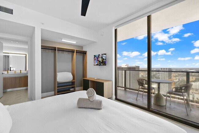 Building Photo - 159 NE 6th St