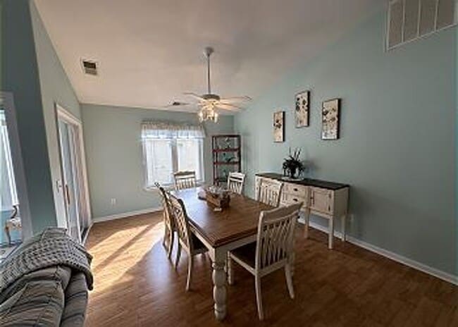 Building Photo - Condo located in Plantations East