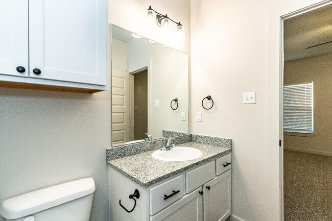 Building Photo - 1006 N 7th St