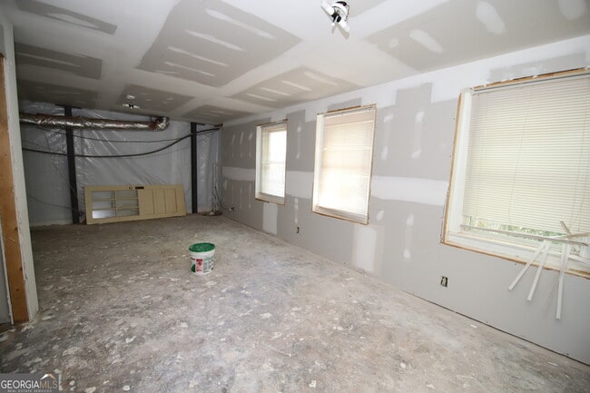 Building Photo - 114 College Ave