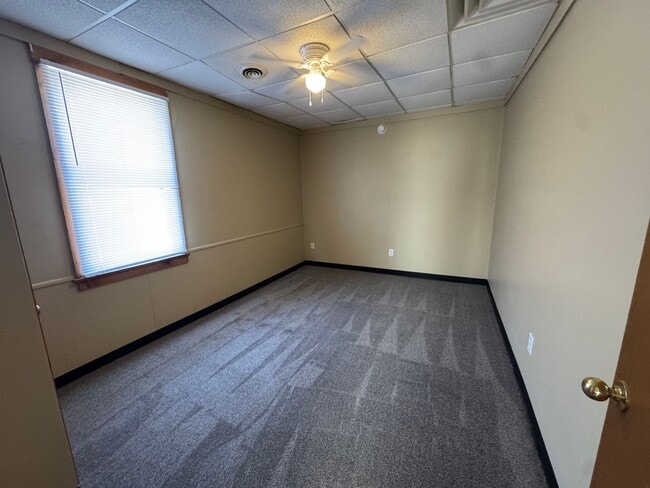 Building Photo - 80 Williams