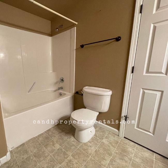 Building Photo - 1053 Picador Way