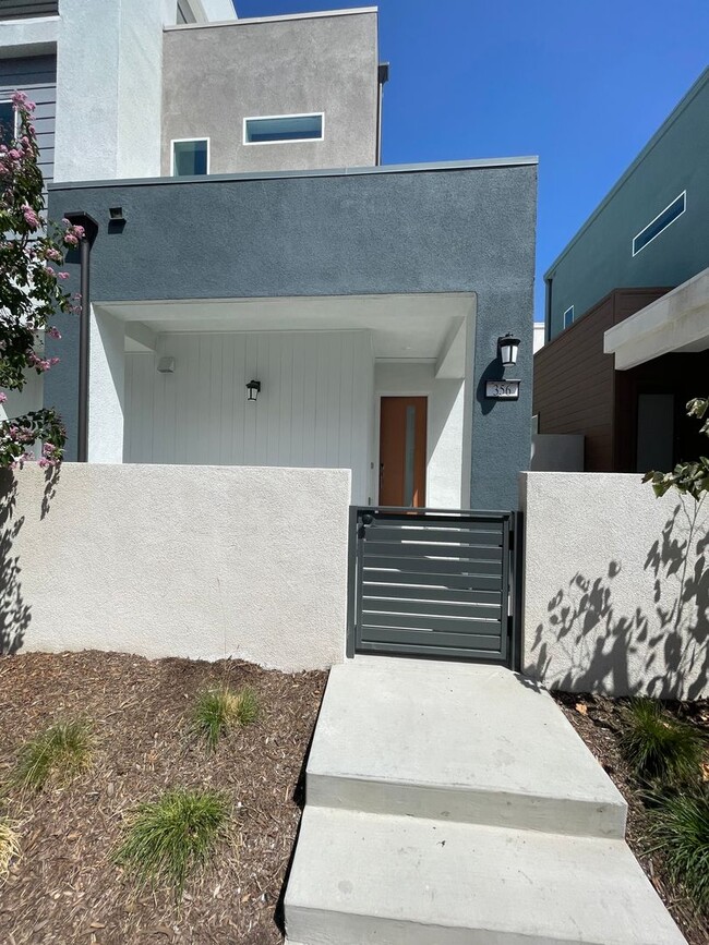 Building Photo - 3 Br/2bth -  GREAT PARK NEIGHBORHOOD - ONE STORY