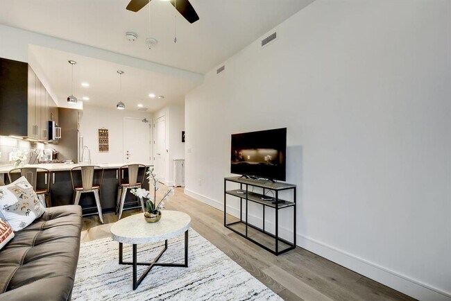 Building Photo - 222 West Ave