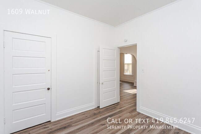 Building Photo - 1609 Walnut-