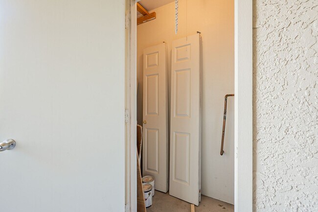 Building Photo - Move In Ready! Two Bedrooms - Tuscany Villas