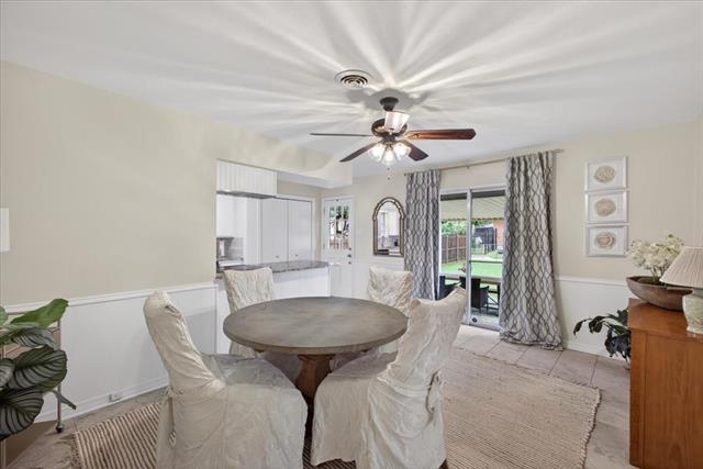 Building Photo - 105 S Weatherred Dr
