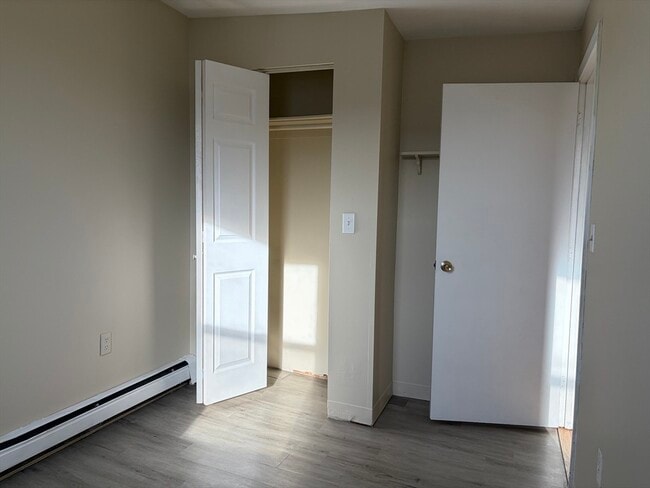 Building Photo - 36 Cork St