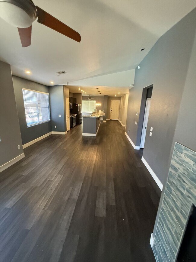 Building Photo - 821 Peachy Canyon Cir