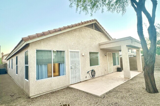 Building Photo - 4256 E Chaparosa Way