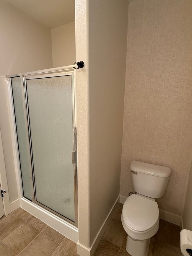 Building Photo - 2 Bedroom/ 2 Bathroom Townhome by Ben Stee...