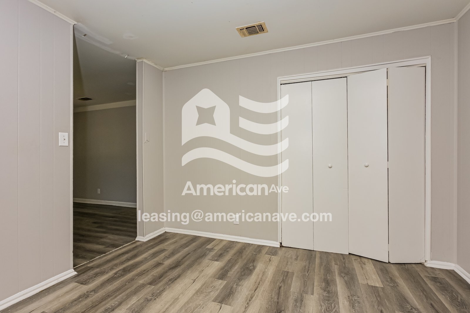 Building Photo - 4059 W Oak Dr