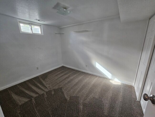 Building Photo - 8080 Knox Ct