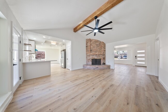 Building Photo - 9115 Tanager St