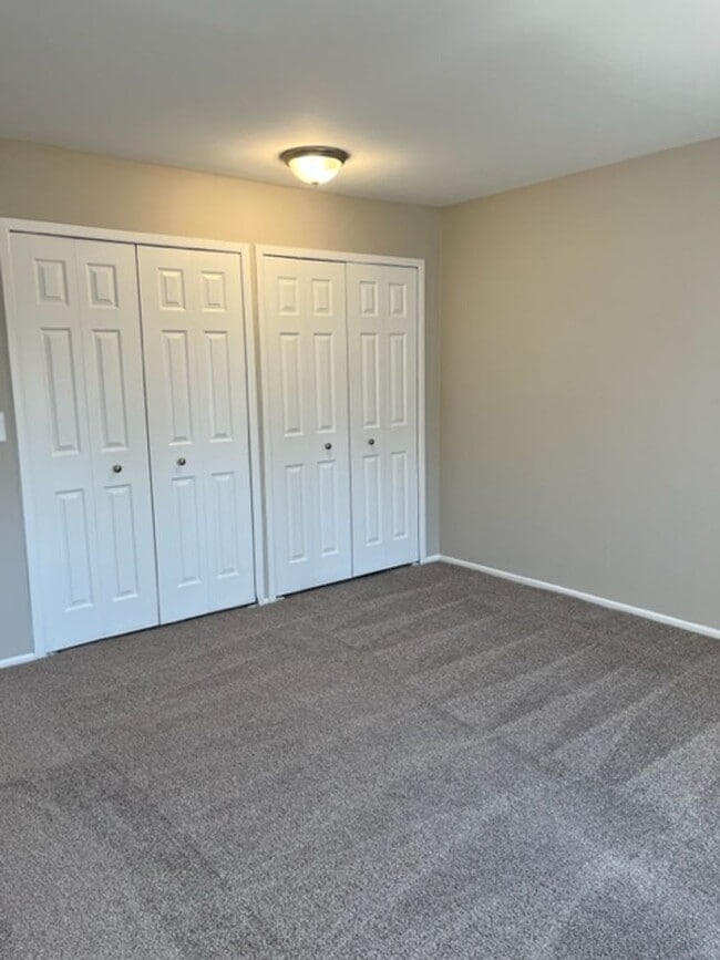 Building Photo - Charming 1 Bedroom/1 Bath near Downtown Rochester!