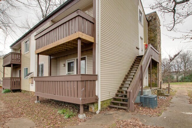 Building Photo - 9020 Mahogany Row SE