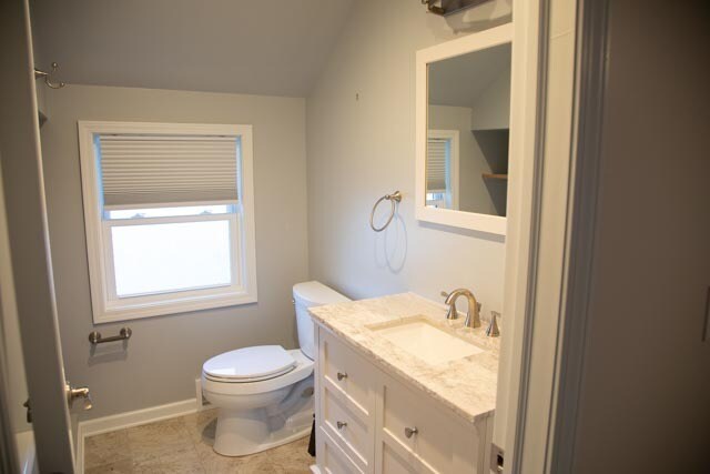 Full Bathroom Upstairs - 56 Falconer St