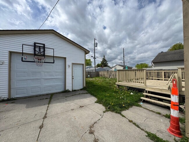 Building Photo - 8716 Timken Ave
