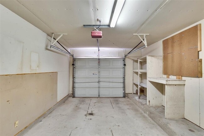 Building Photo - 8806 Springmail Cir