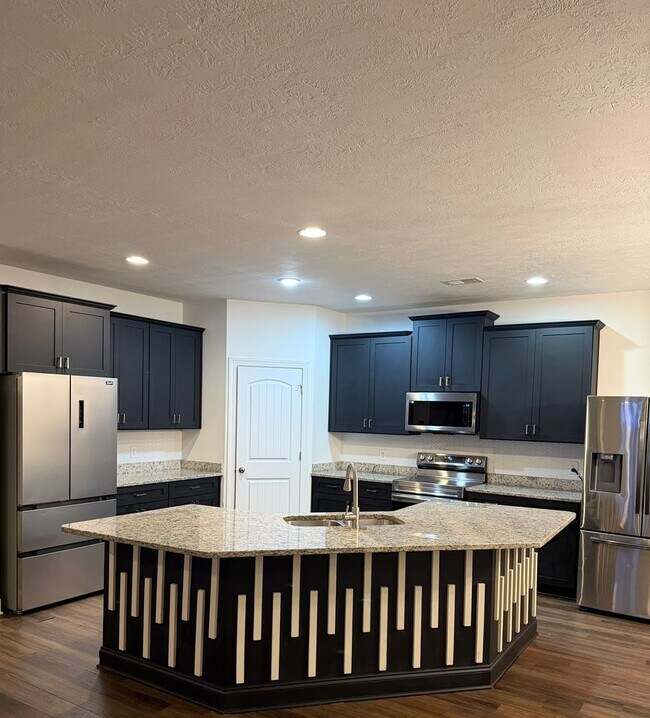 Building Photo - Welcome to your new home!