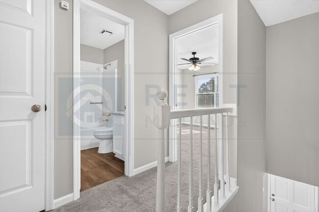 Building Photo - Easy Access to I-77 & Knox Abbott in Cayce!