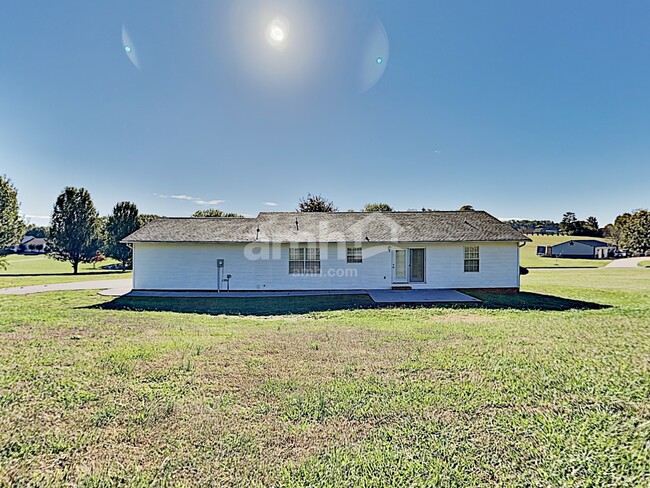 Building Photo - 5517 Evergreen Farms Ln