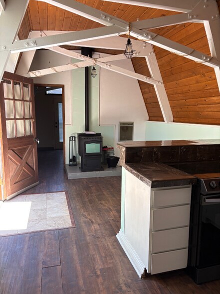 Building Photo - 16601 Aleutian Dr
