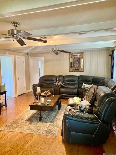 Building Photo - 3087 Farrington Dr