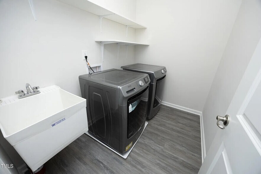 Building Photo - Room in Townhome on Excelsior Grand Ave