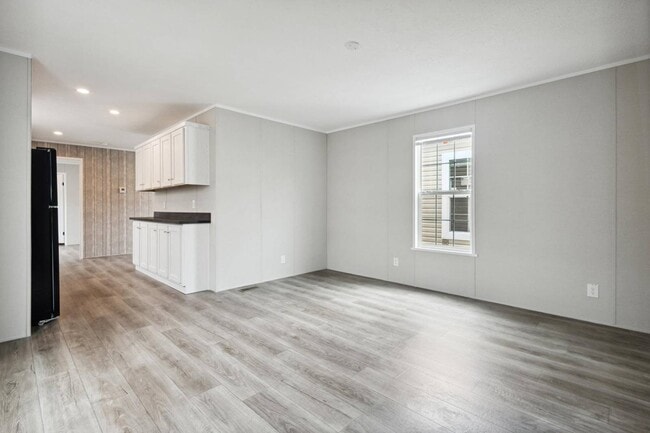 Building Photo - 601 Landrey Dr