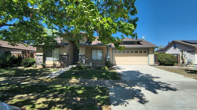 Building Photo - Brand New Flooring and FRESH Paint - SPACIOUS 3 BEDROOM HOUSE IN LIVERMORE!!!