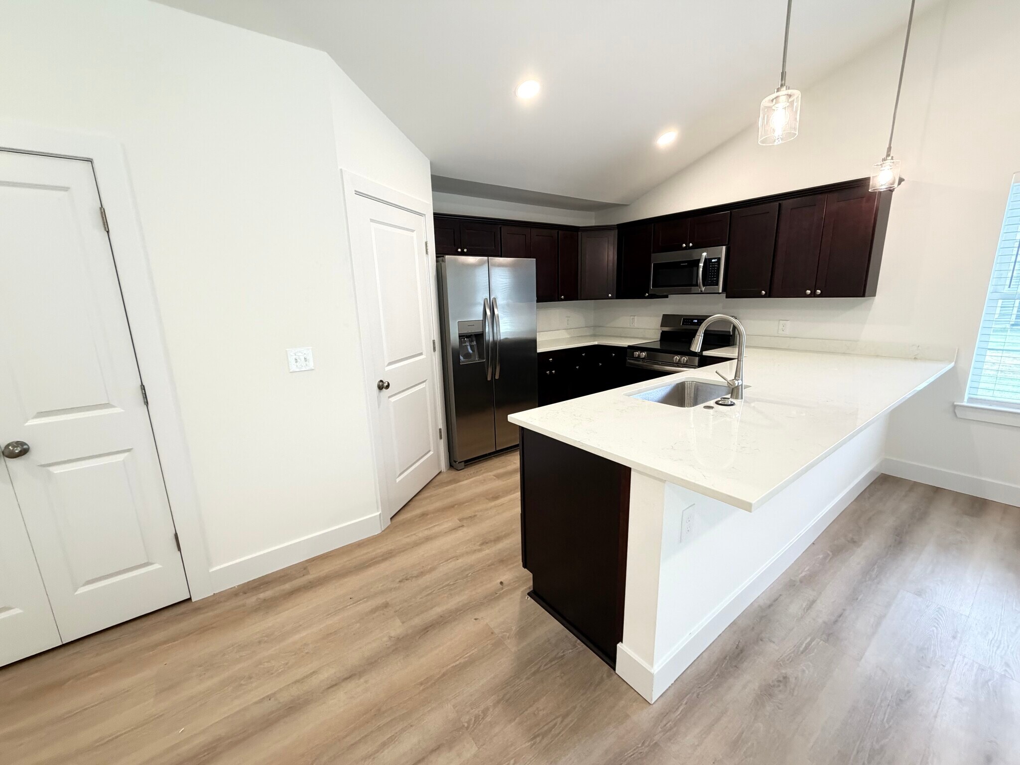 Building Photo - 2130 Carriage Hill Cir