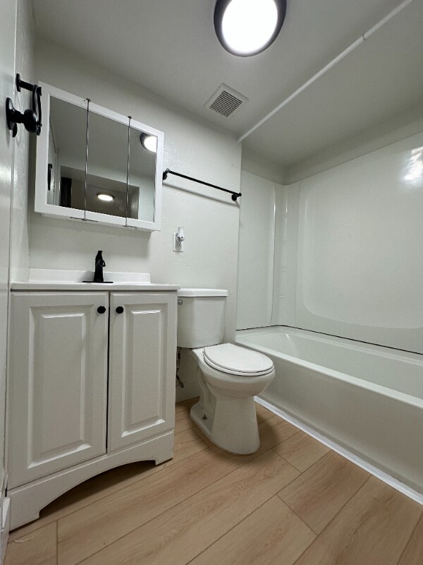 Building Photo - 2515 S Parkcrest Dr