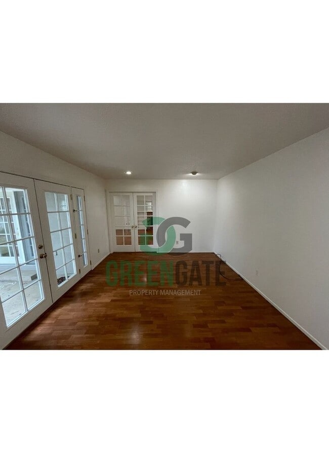 Building Photo - Spacious 4Bedroom 2Bath AVAILABLE NOW in Modesto!!