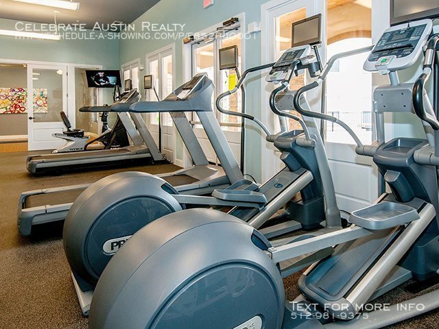 Building Photo - James on South First