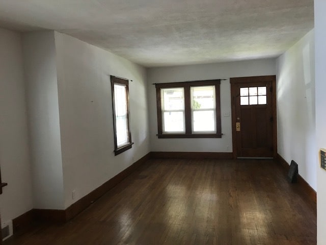 Building Photo - 716 Catalpa Dr